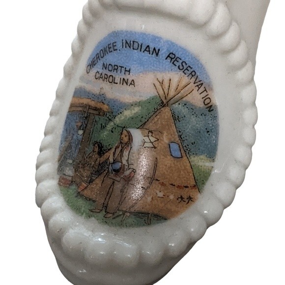 Vintage collectible shoe occupied Japan souvenir North Carolina Cherokee native - Picture 4 of 9